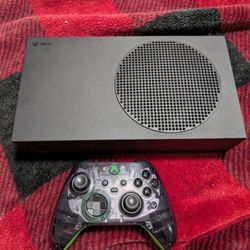 Xbox Series S 1 Terabyte Carbon Black w / 20th Anniversary Controller trade for PS5