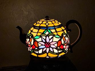 Tiffany Style Teapot Accent Lamp Multicolor Stained Glass Metal Floral Plug-In