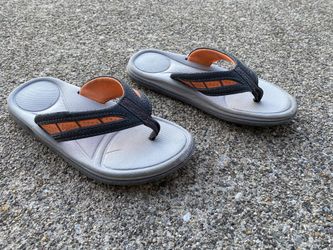 Size 2/3Y - Children’s Flip-Flop Sandals 
