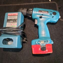 Makita 6333D Cordless Drill Driver w/ CASE  14.4V Ni-Cd 1 Batteries Light Case