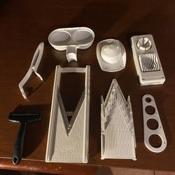 Kitchen Utensils And Slicers