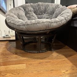 Cushion Swivel Chair 
