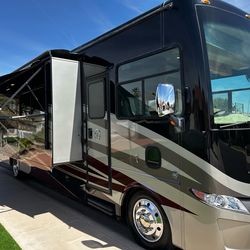 2017 Tiffin Open Road 34PA 36’ 2026 remodeled interior