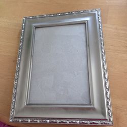 8 Photo frames