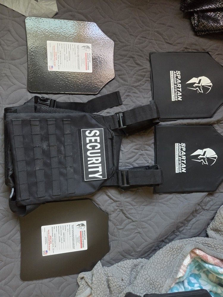 Security Vest With Plates And Trauma Pads