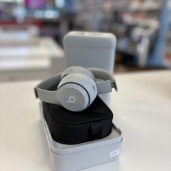 Beats Solo 4 Silver color New open box with Apple warranty till Nov 2026