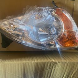 Honda CRV 02 -04 Right Side Headlight 
