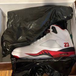 Jordan 5 Fire Red 