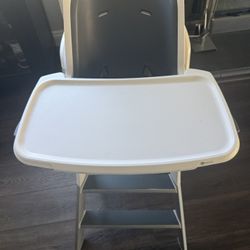 4 moms Gray & White High Chair