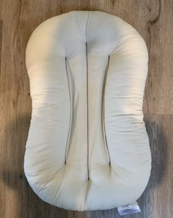 Snuggle Me Lounger With 5 Covers