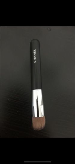 Chanel foundation brush