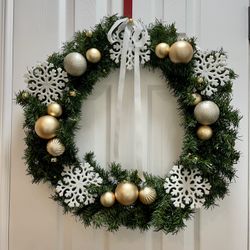 24” Handmade Christmas Wreath With Hanger