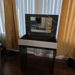Vanity Make-up Dressing Table with Flip up Mirror Top Spacious Storage Vanity Table