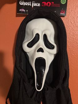Scream 30th anniversary ghostface mask