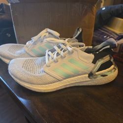 Adidas ULTRABOOST 20 9.5 mens  9 1/2