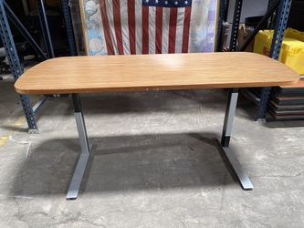 Knoll Electric Table