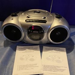Compact Disc Player w/AM/FM Stereo & Cassette Player - Durabrand