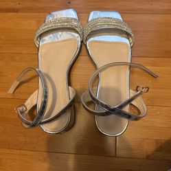 Size 8 heels women’s 