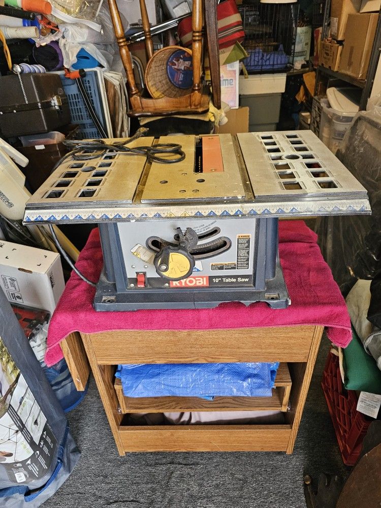 Ryobi 10" Portable Table Saw ! Runs Well !