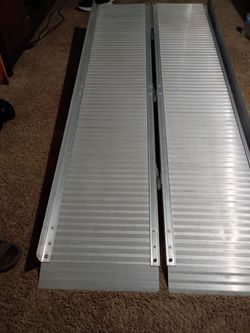 Ultra - tow Aluminum Folding Ramps ( pair) 600Lb capacity Per Ramp. 71/30