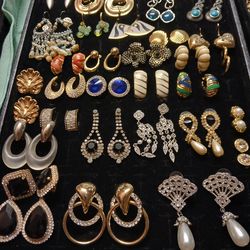 Earring lot