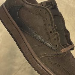 Travis scott jordan 1s 