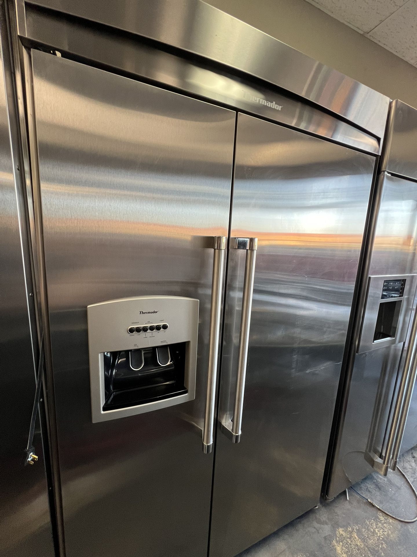 Thermador 48” Refrigerador 