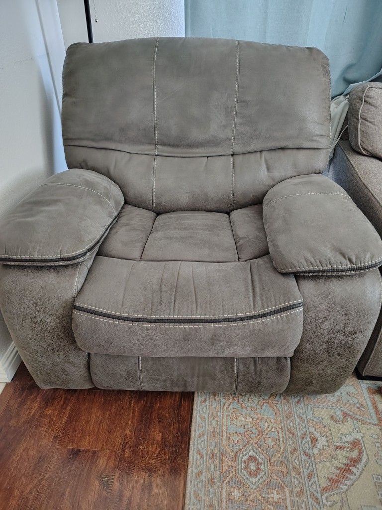 Recliner (Electric)