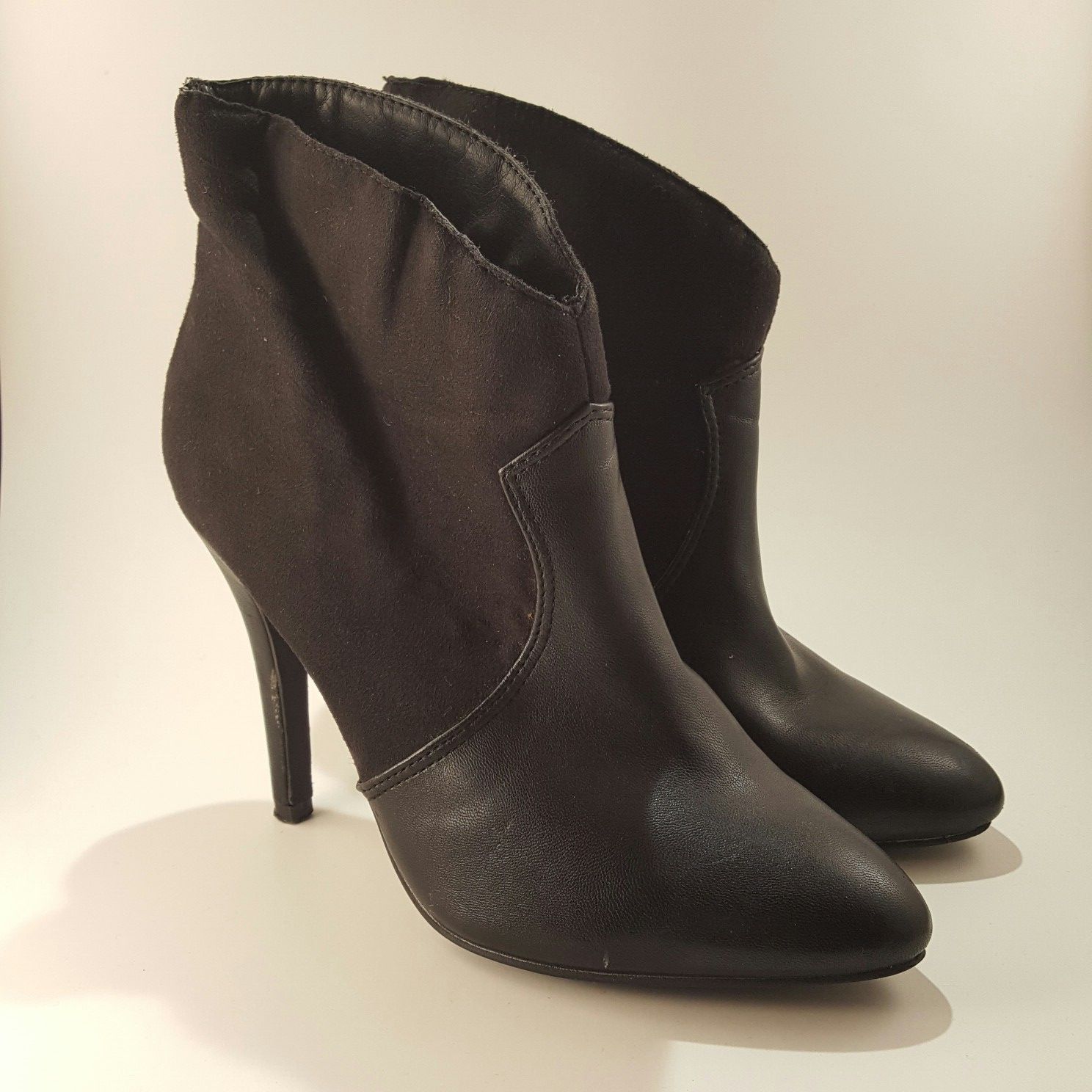 Forever 21 Women's Faux Suede & Leather Booties Size 7