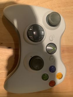 White Xbox 360 Controller