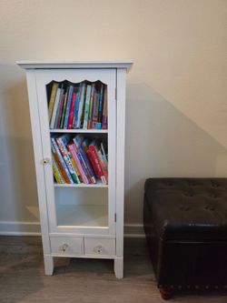 Pottery barn children's bookcase