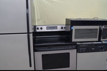 Stainless kitchen appliance sets