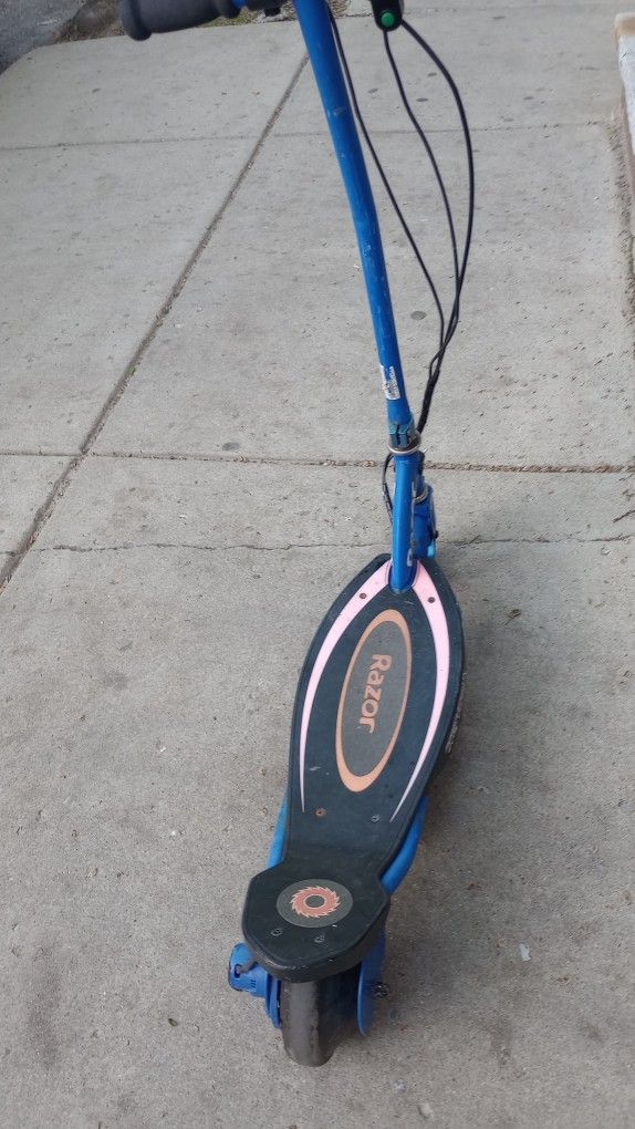 Razor Electric Scooter With Spare Parts