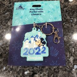Disney Parks Exclusive Disneyland Resort 2022 Keychain
