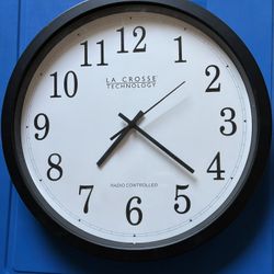 Lacrosse Technology WT-3143A 14 inch Atomic Wall Clock