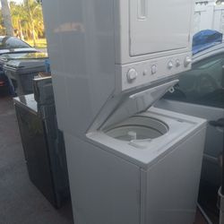 Washer And Dryer  Frigidaire 