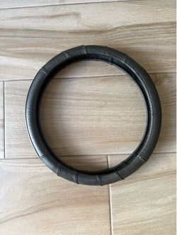 Like new Dual-texture design leather steering wheel cover