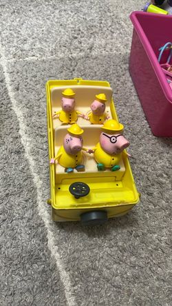 Peppa Pig Family Yellow Car Playset with Figures