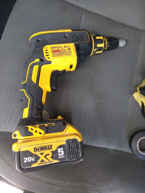 DCF620 DeWalt Drywall Screwgun