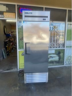 True commercial freezer LED