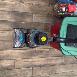 Bissell Carpet Cleaner (new)