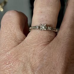 Zales White Gold & Diamonds Promise Ring 