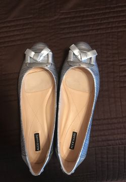 Size 8.5 Alex Marie flats
