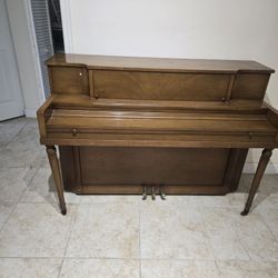 Piano Very Good Condition 
