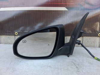 2014 2015 2016 2017 2018 2019 TOYOTA COROLLA FRONT DOOR MIRROR LEFT DRIVER SIDE USED WITH TURN SIGNAL