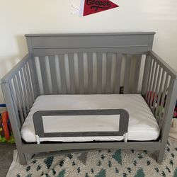 Convetible Crib