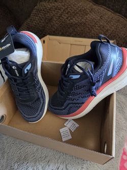 Tennis Shoes