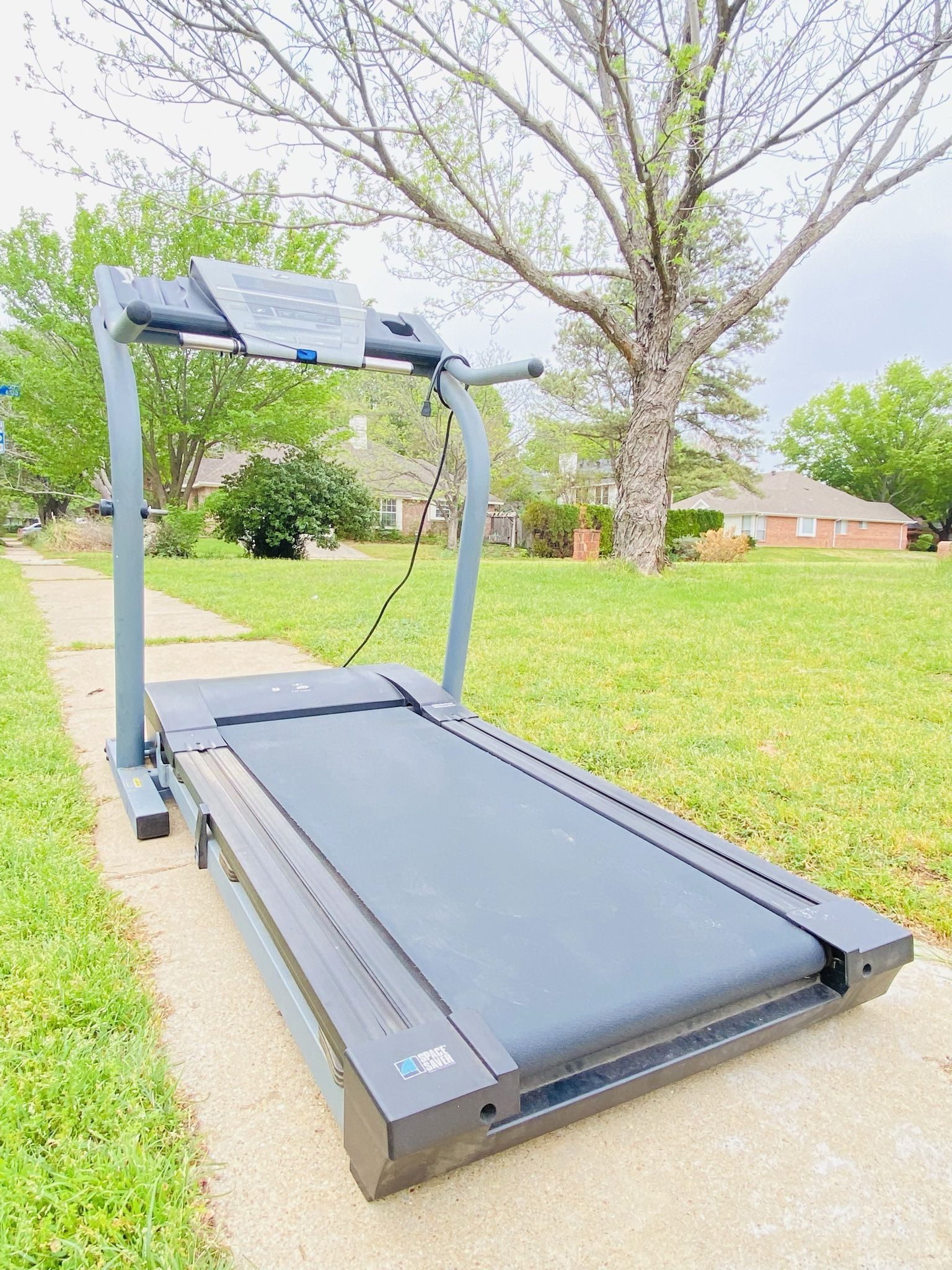 Nordictrack EXP2000 Treadmill With Incline