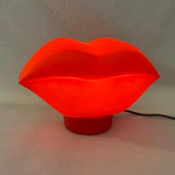 Red Lips Novelty Lamp