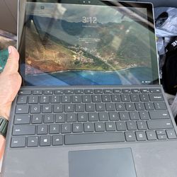 Microsoft surface pro 4 8gb ram 256gb drive i5 windows 11